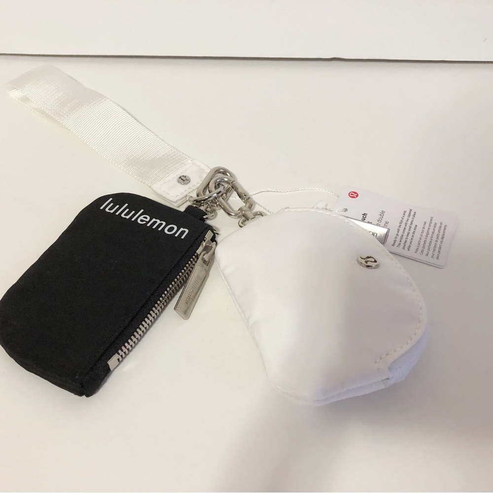 🌸 Lululemon Dual Pouch Wristlet Bag Black/White NWT - Picture 1 of 3